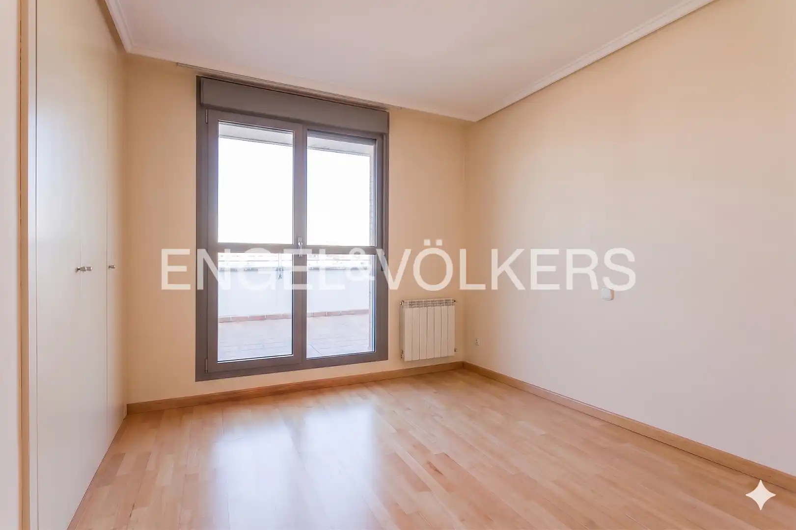 Dormitori de Àtic de lloguer en Madrid amb Aire condicionat, Calefacció i Parquet