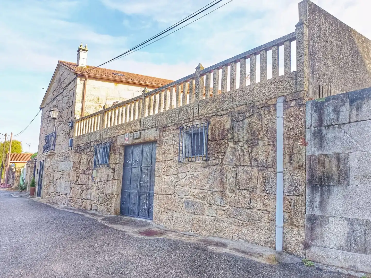 Vista exterior de Casa o xalet en venda en Cambados amb Calefacció, Terrassa i Traster