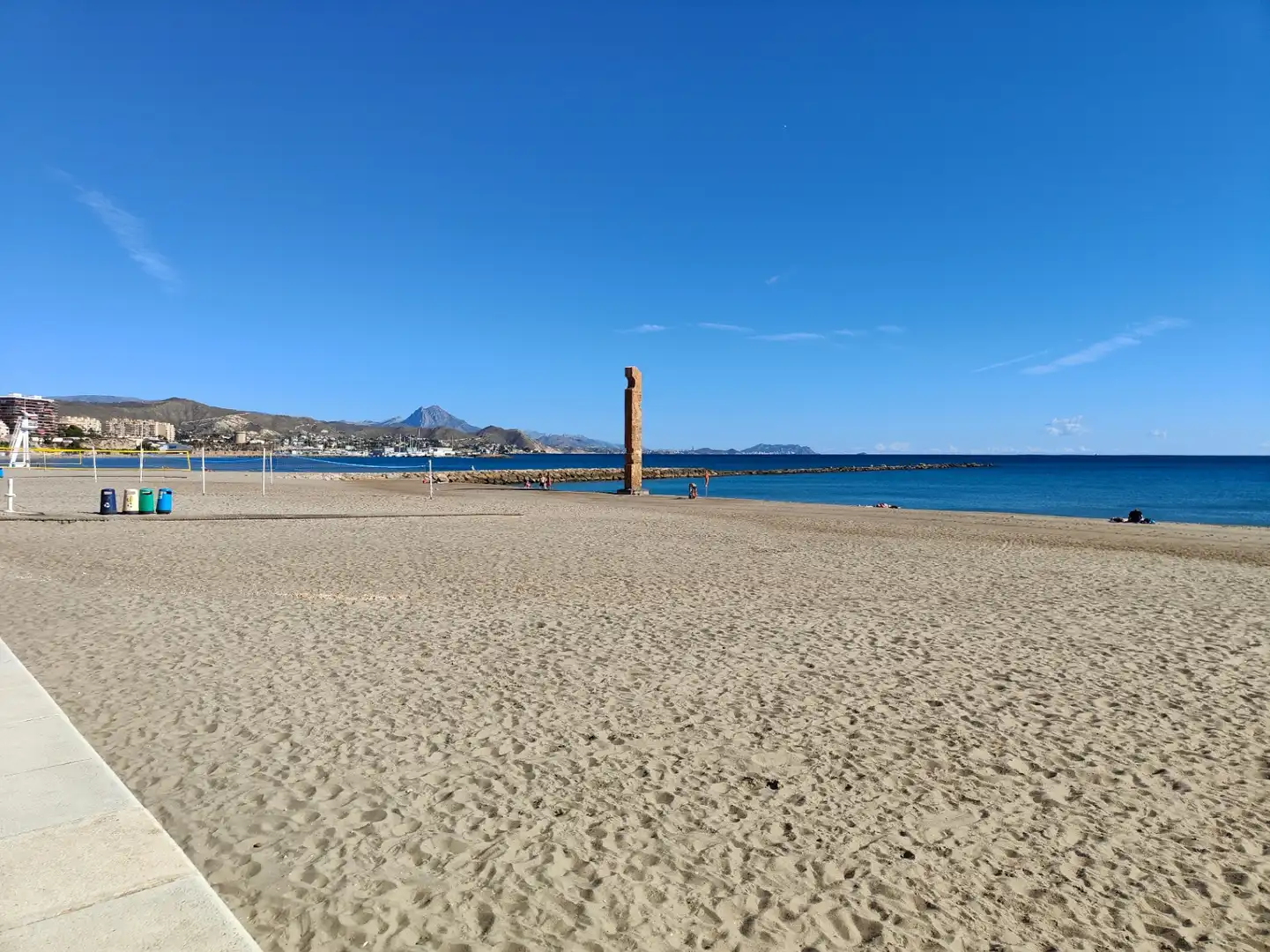 Vista exterior de Apartament de lloguer en El Campello amb Terrassa i Balcó