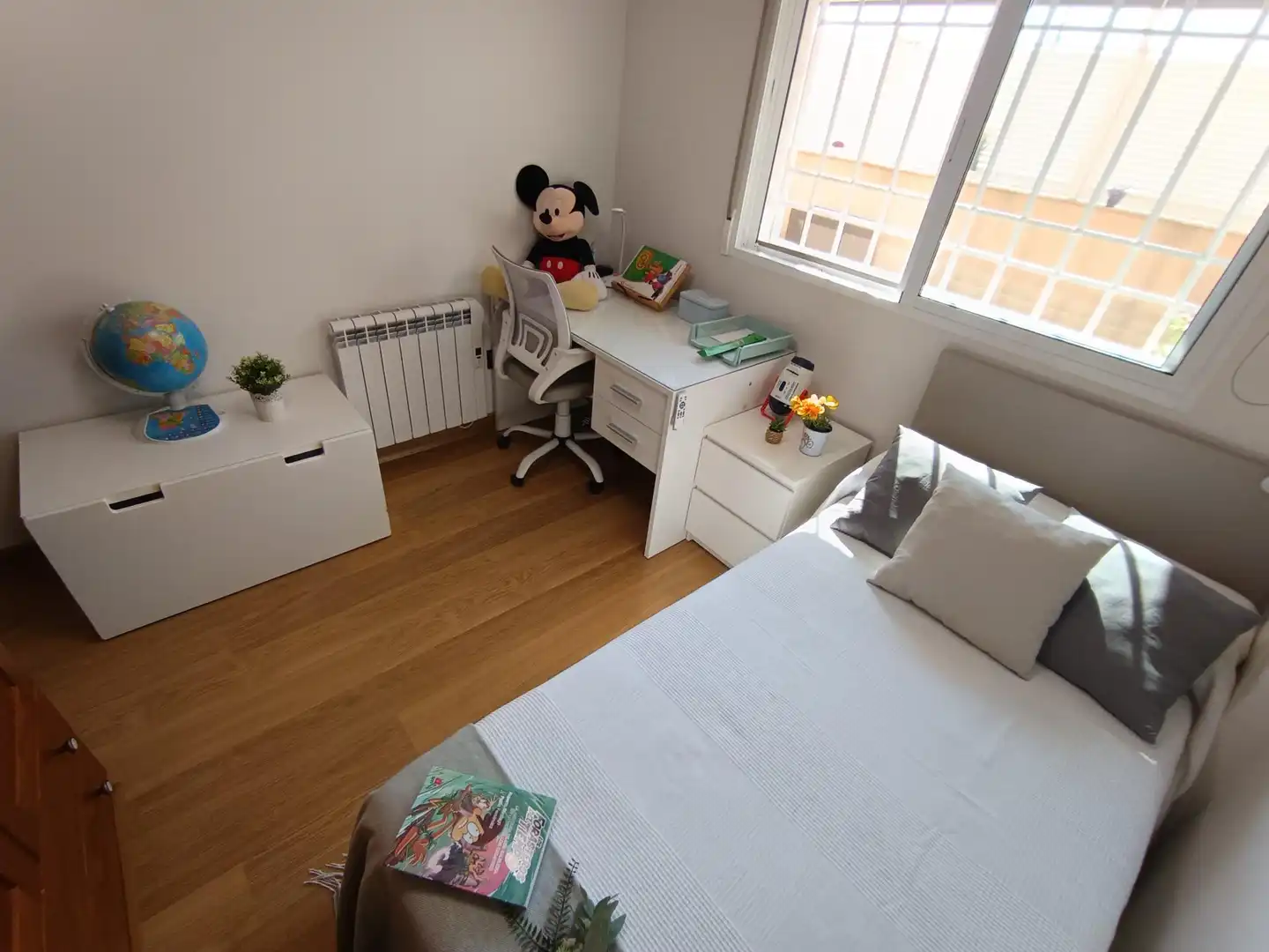 Schlafzimmer von Erdgeschoss zum Verkauf in Casco Urbano