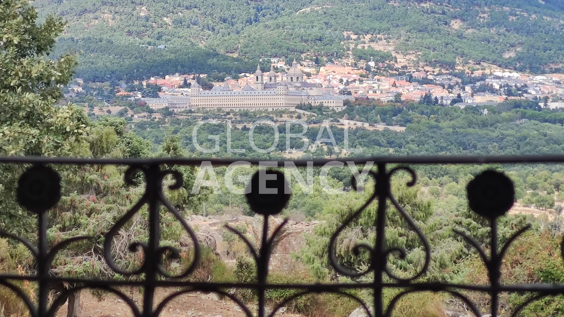 Exterior view of Country house for sale in El Escorial  with Air Conditioner, Heating and Private garden