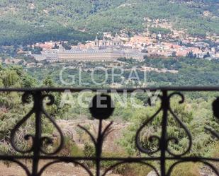 Vista exterior de Finca rústica en venda en El Escorial amb Aire condicionat, Calefacció i Jardí privat