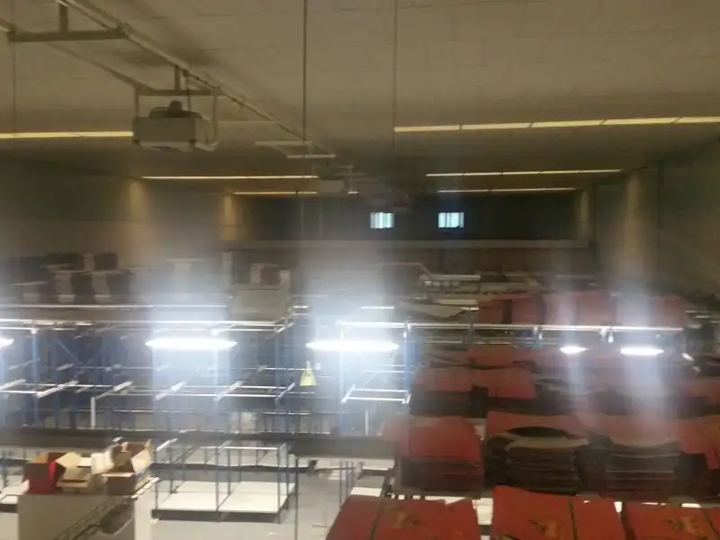 Nau industrial en venda en Onzonilla amb Calefacció