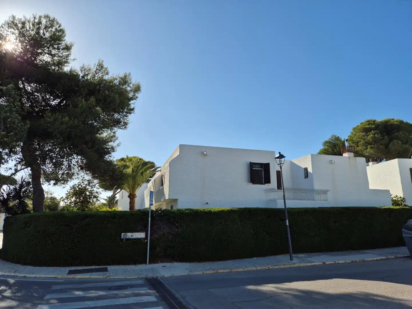 Vista exterior de Casa adosada en venda en El Puerto de Santa María amb Aire condicionat, Terrassa i Piscina comunitària