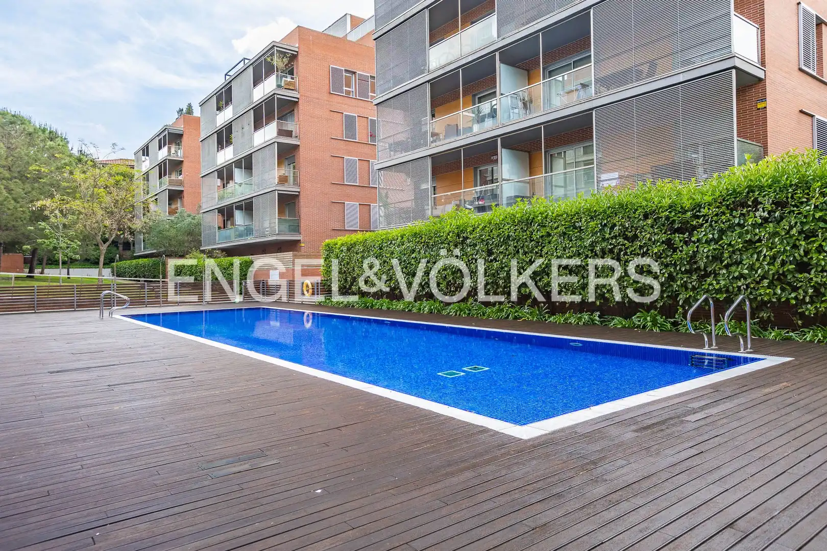 Piscina de Piso en venta en Sant Cugat del Vallès con Aire acondicionado, Calefacción y Jardín privado