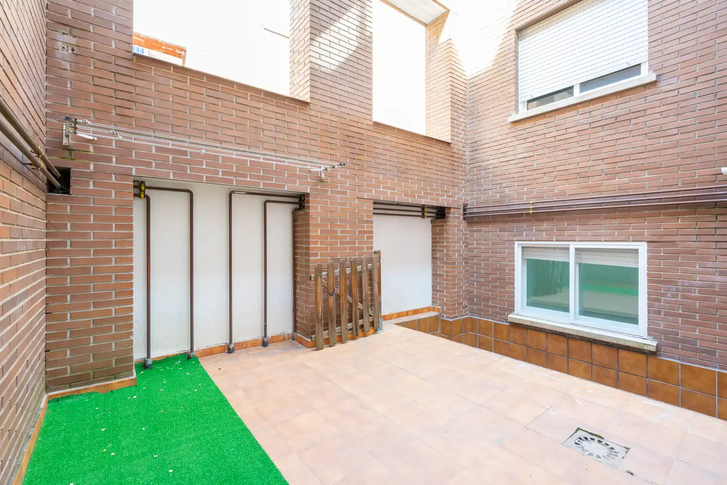 Vista exterior de Piso en venta en San Sebastián de los Reyes con Calefacción