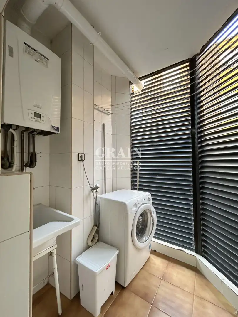 Bathroom of Apartments for rent in Albacete  with Heating and Furnished