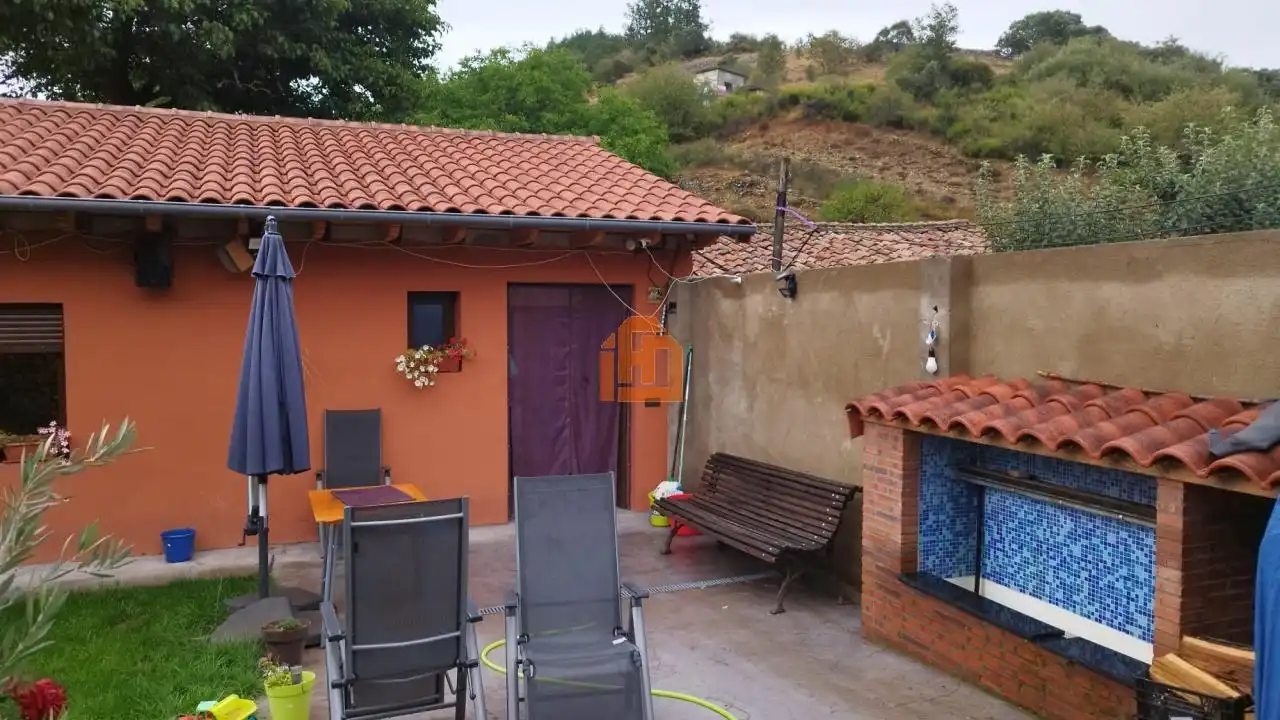 Terraza de Casa o chalet en venta en Vegaquemada con Calefacción y Jardín privado
