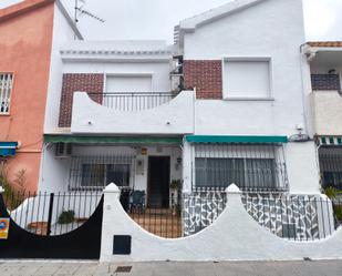 Vista exterior de Casa o xalet de lloguer en Cartagena amb Aire condicionat, Calefacció i Jardí privat