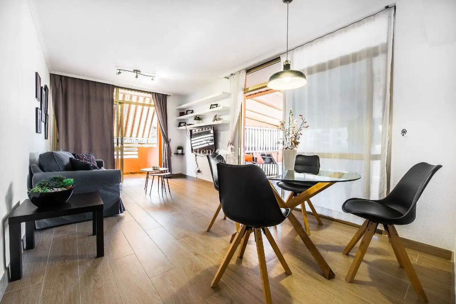 Sala de estar de Ático en venta en Arona con Terraza, Trastero y Piscina