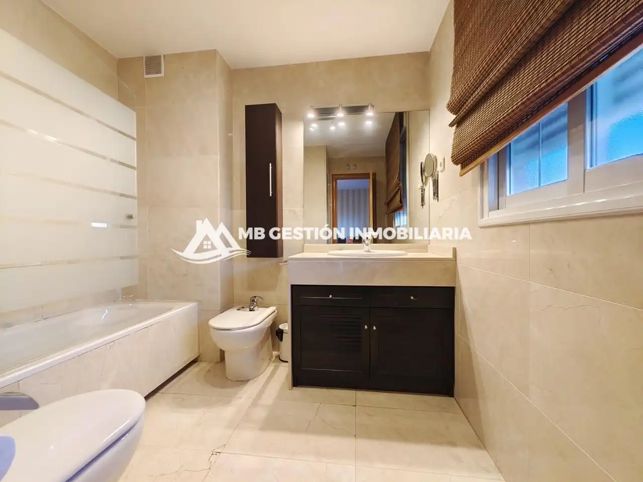 Detached homes for sale in Calle de Luarca, La Serna