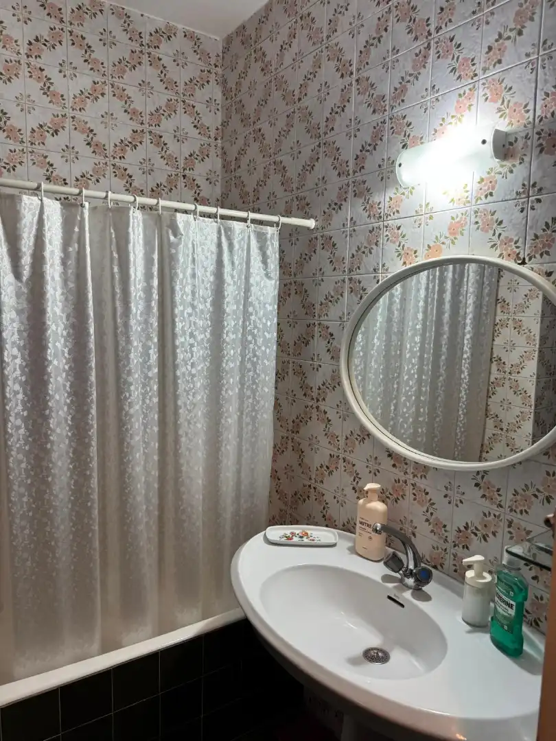 Baño de Piso en venta en Badalona con Amueblado, Horno y Lavadora