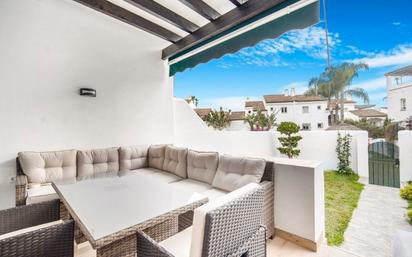 Terrassa de Casa adosada en venda en Estepona amb Aire condicionat, Terrassa i Traster