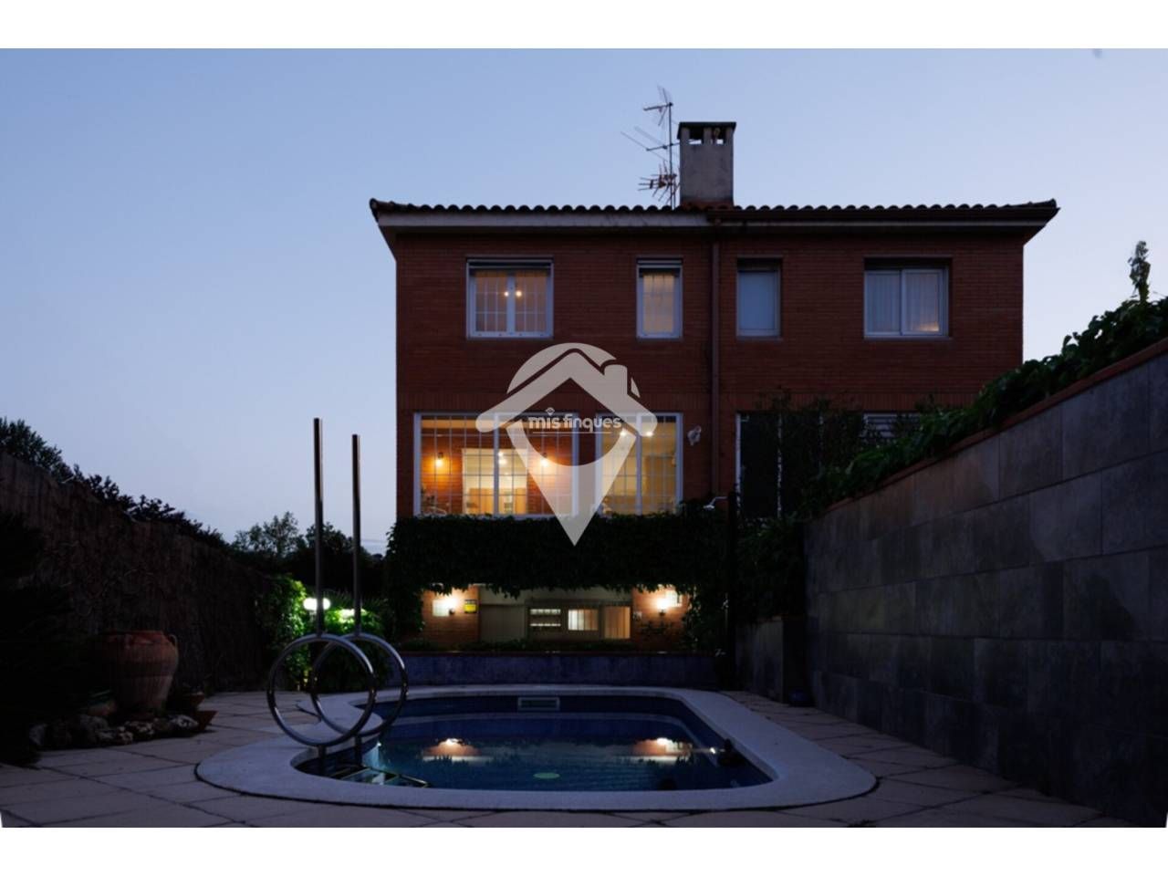 Exterior view of House or chalet for sale in Sant Quirze del Vallès  with Air Conditioner, Heating and Private garden