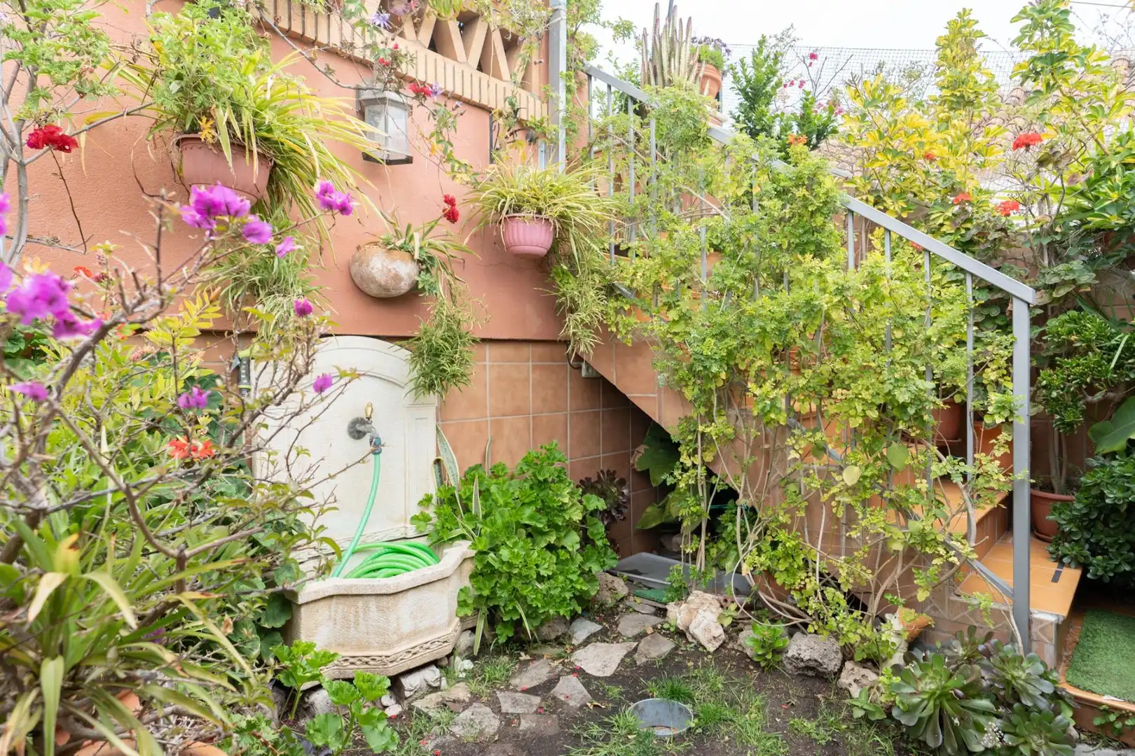 Jardí de Casa o xalet en venda en Motril amb Aire condicionat, Jardí privat i Terrassa