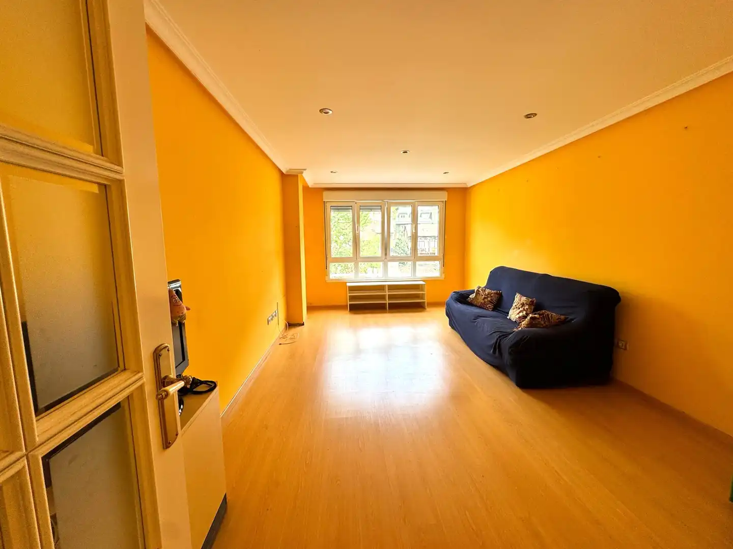 Sala d'estar de Pis en venda en Mieres (Asturias) amb Calefacció, Parquet i Traster