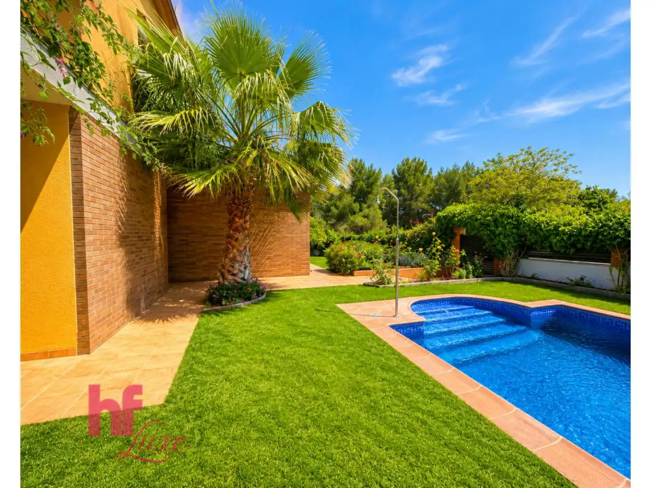 Piscina de Casa o xalet en venda en Cubelles amb Aire condicionat, Calefacció i Jardí privat