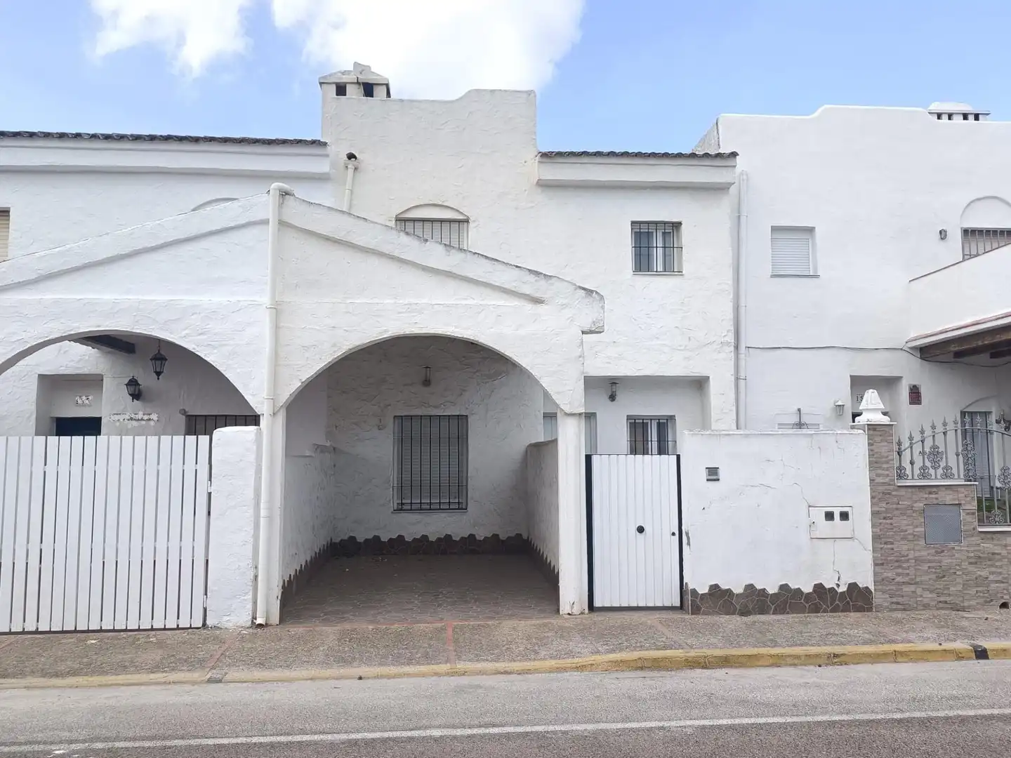Adossat amb piscina en venda a Los Gallos