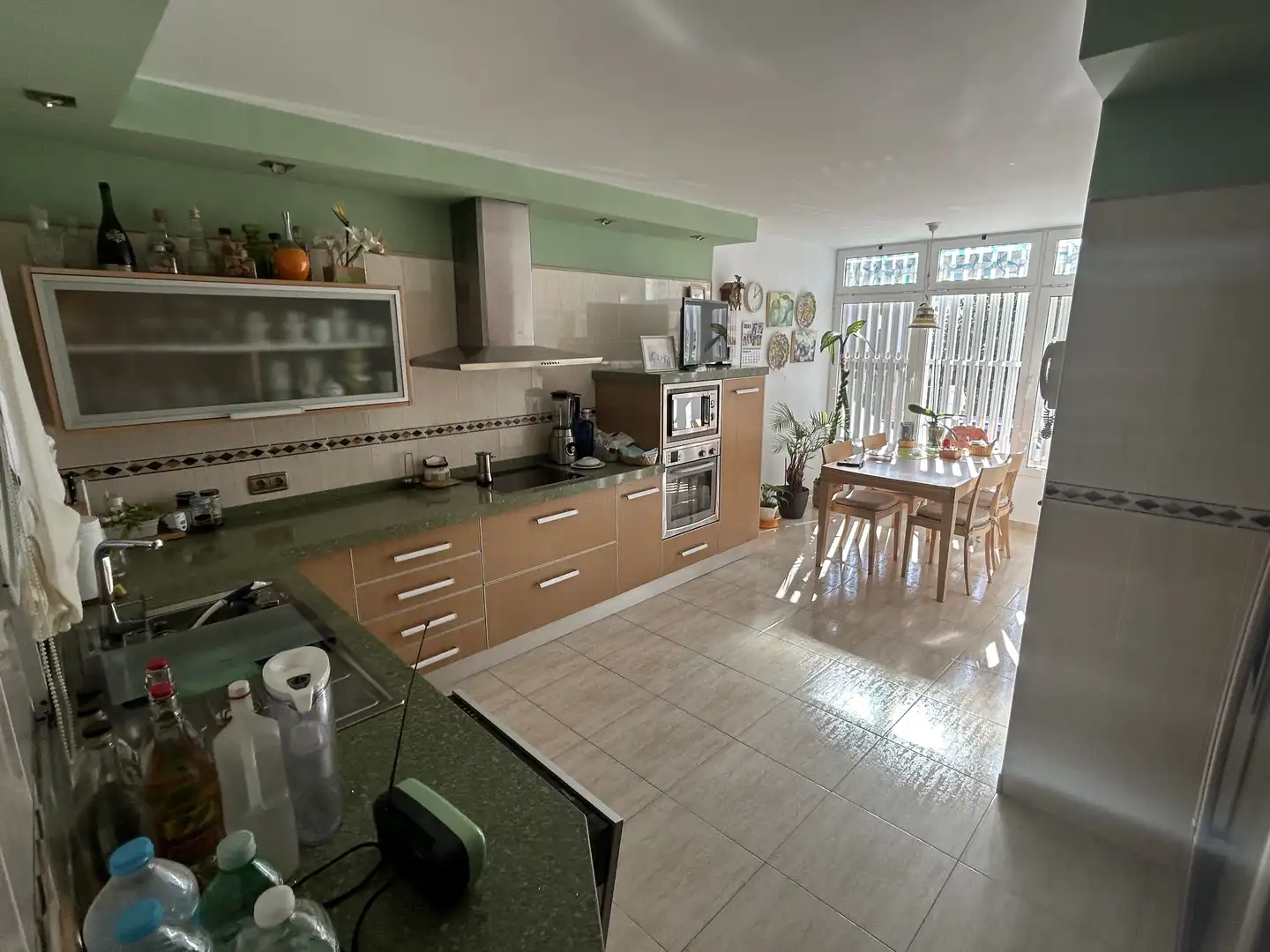 Cuina de Casa o xalet en venda en Vélez-Málaga amb Aire condicionat, Terrassa i Traster