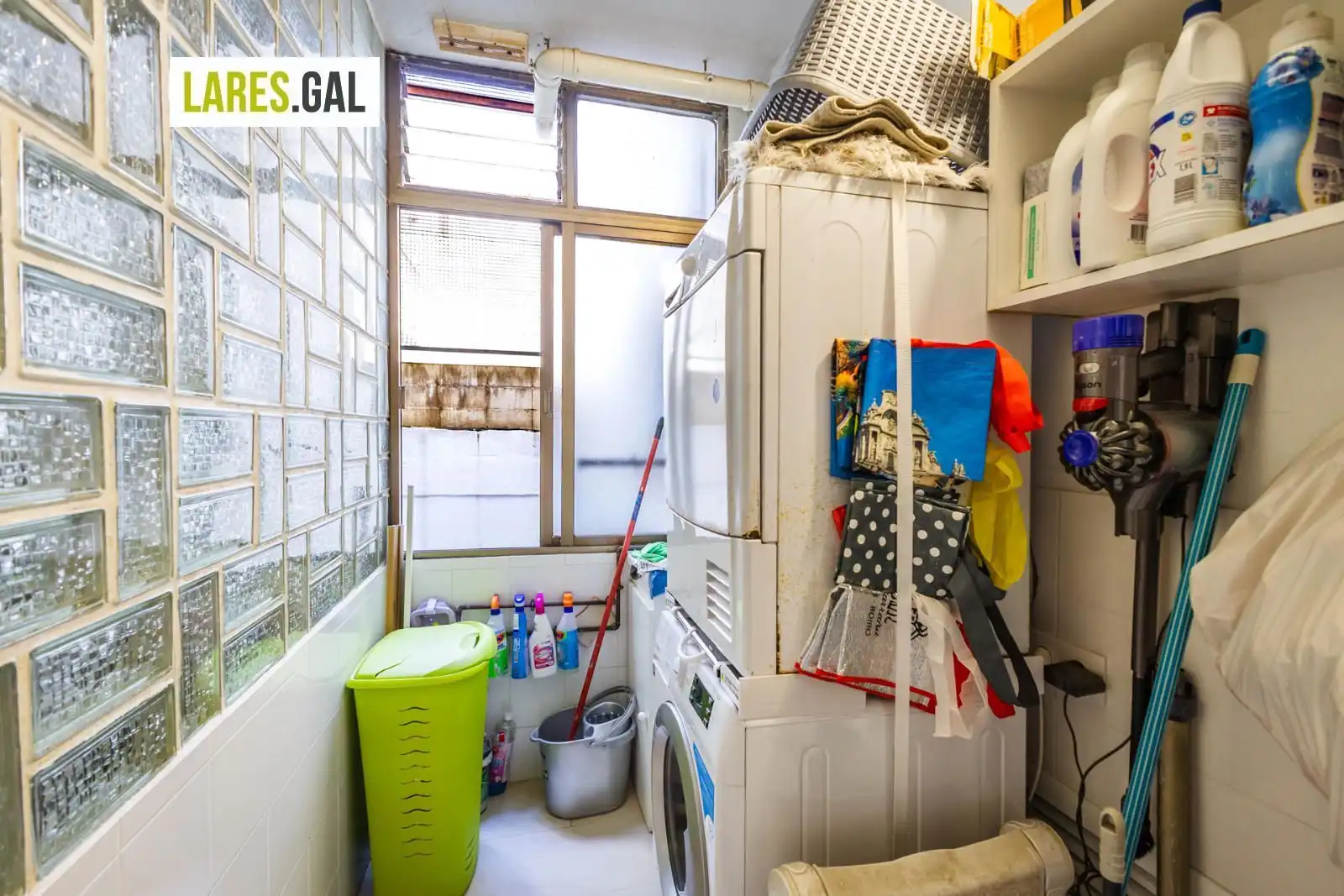 Habitación de Piso en venta en Cangas  con Calefacción, Parquet y Terraza