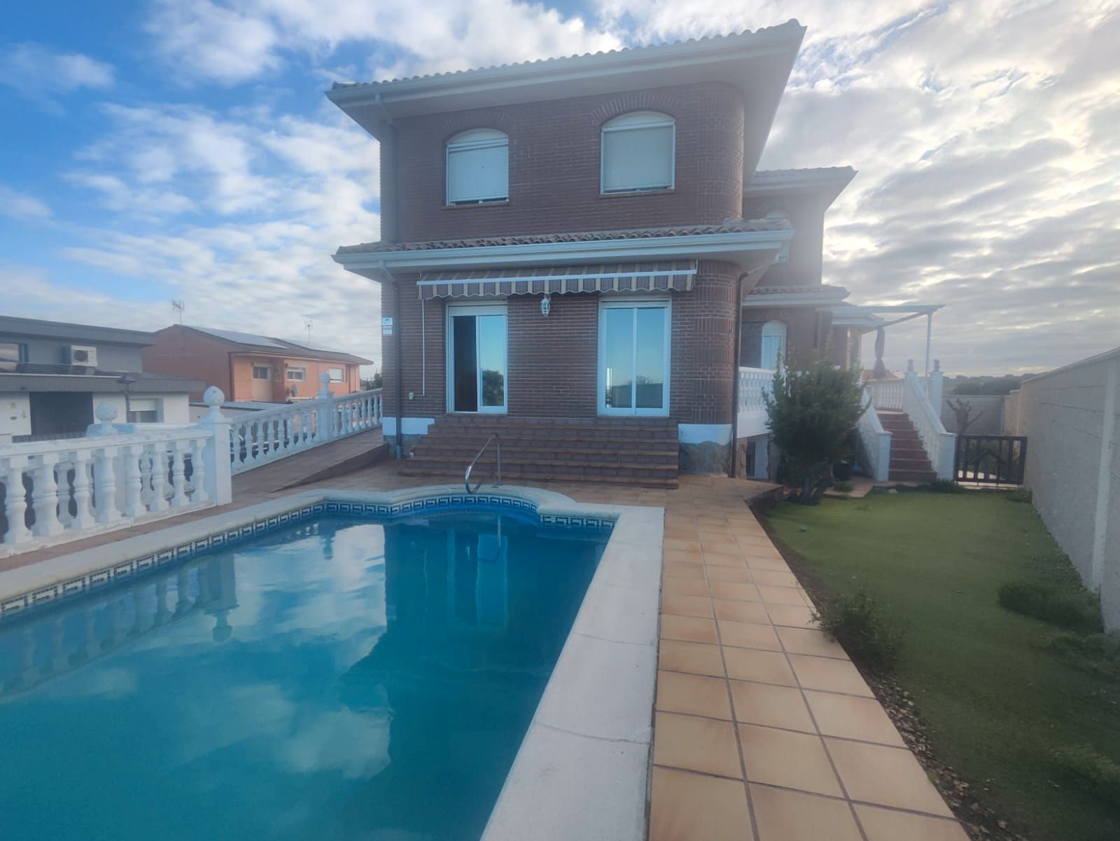 Piscina de Casa o xalet en venda en Villanueva de Perales amb Aire condicionat, Calefacció i Jardí privat