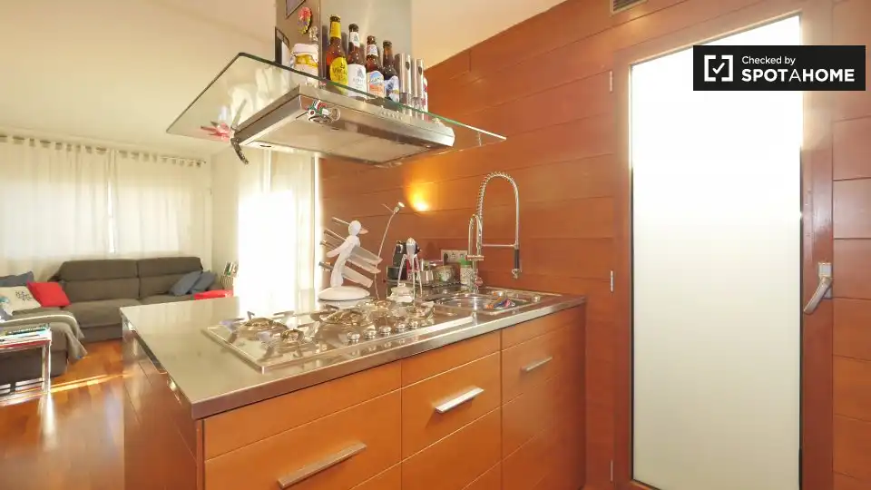 Kitchen of Flat for share in Barcelona  with Air Conditioner, Heating and Furnished