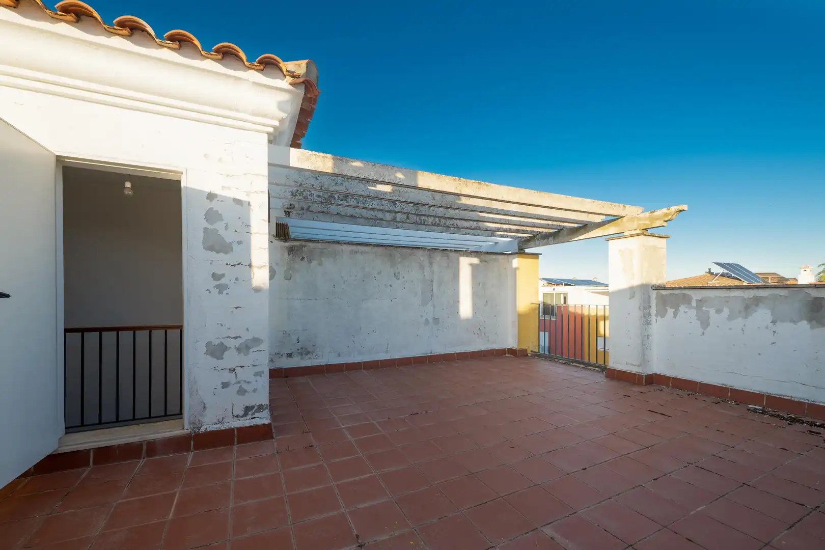 Terrassa de Casa adosada en venda en Dos Hermanas amb Aire condicionat, Calefacció i Jardí privat