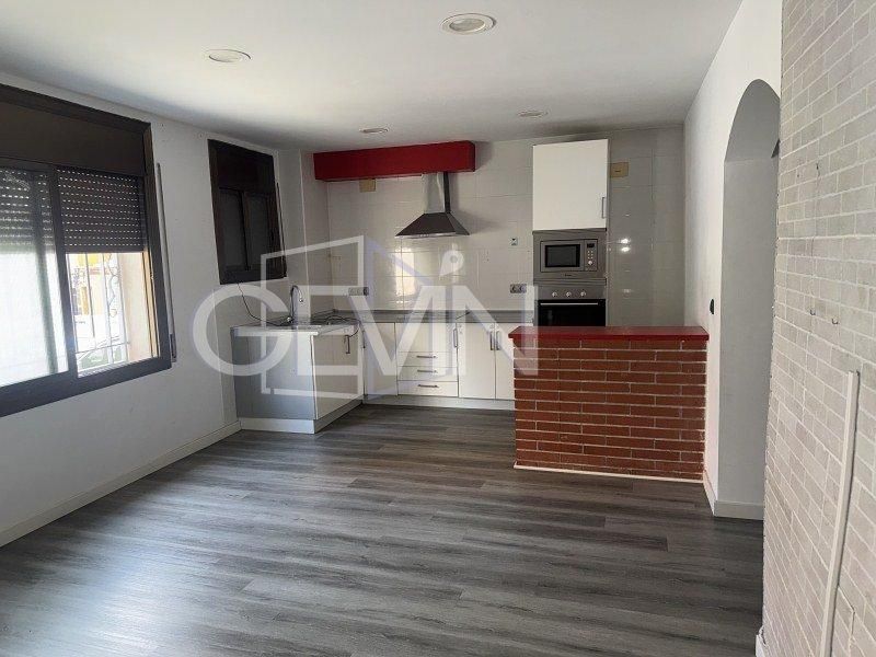 Kitchen of Flat for sale in Terrassa  with Parquet flooring