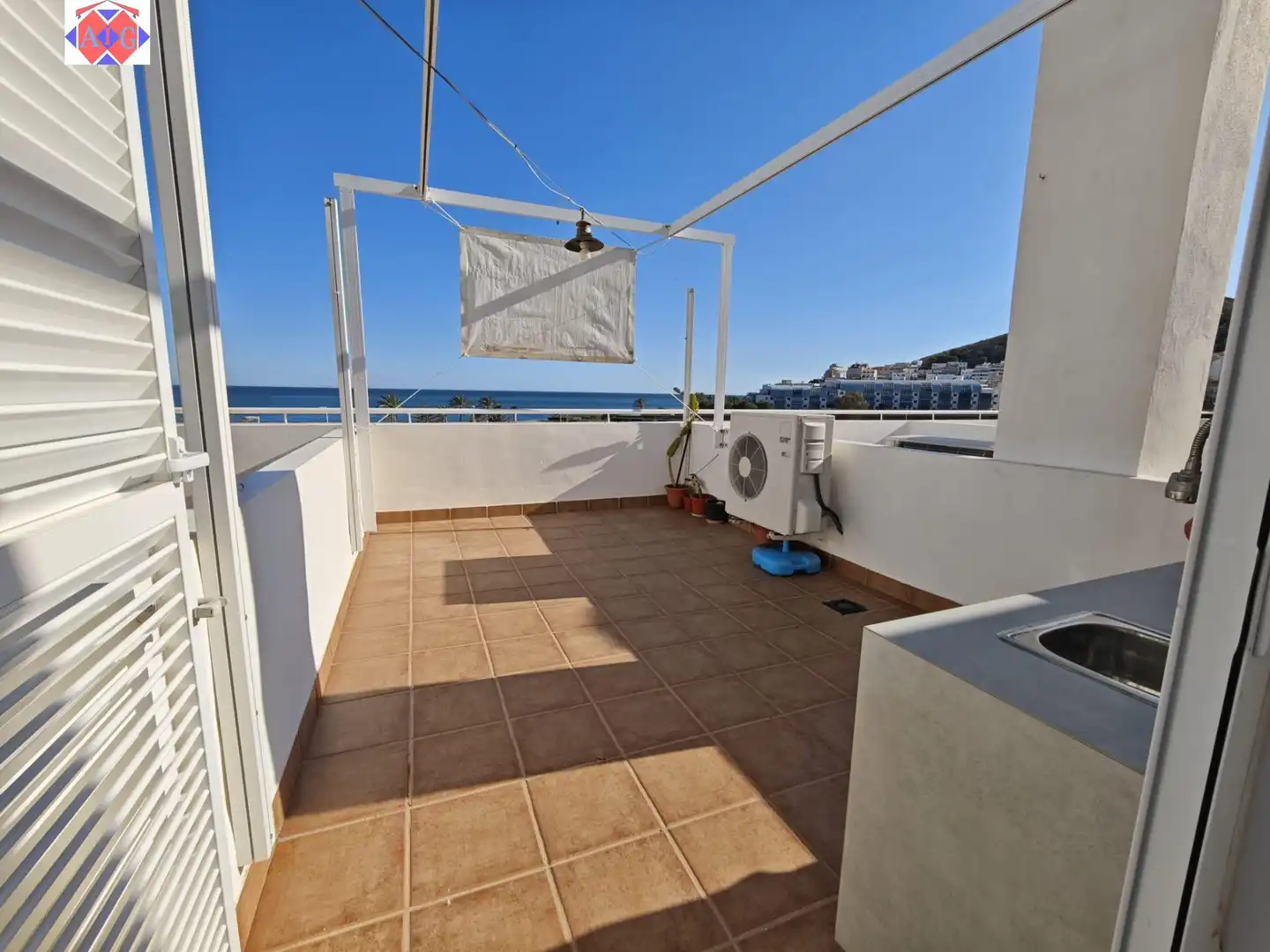 Terrasse von Dachboden zum Verkauf in Lújar mit Klimaanlage, Terrasse und Möbliert