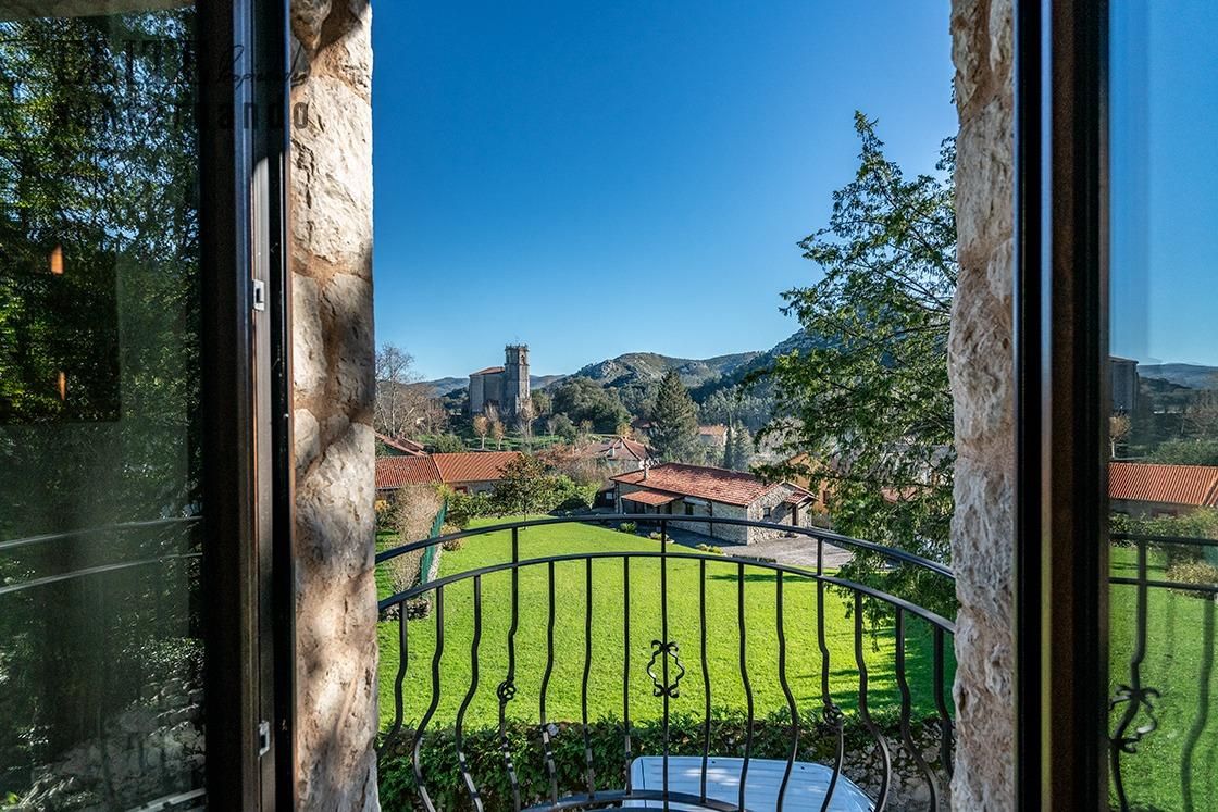 Garden of Building for sale in Riotuerto