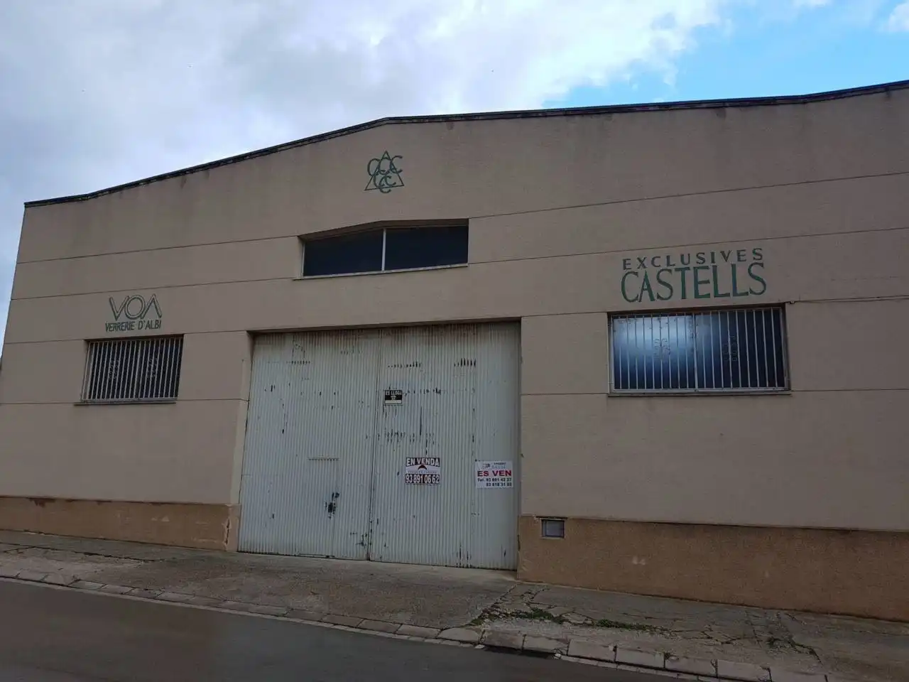 Nau industrial en venda a Calle Camí de la Vinya