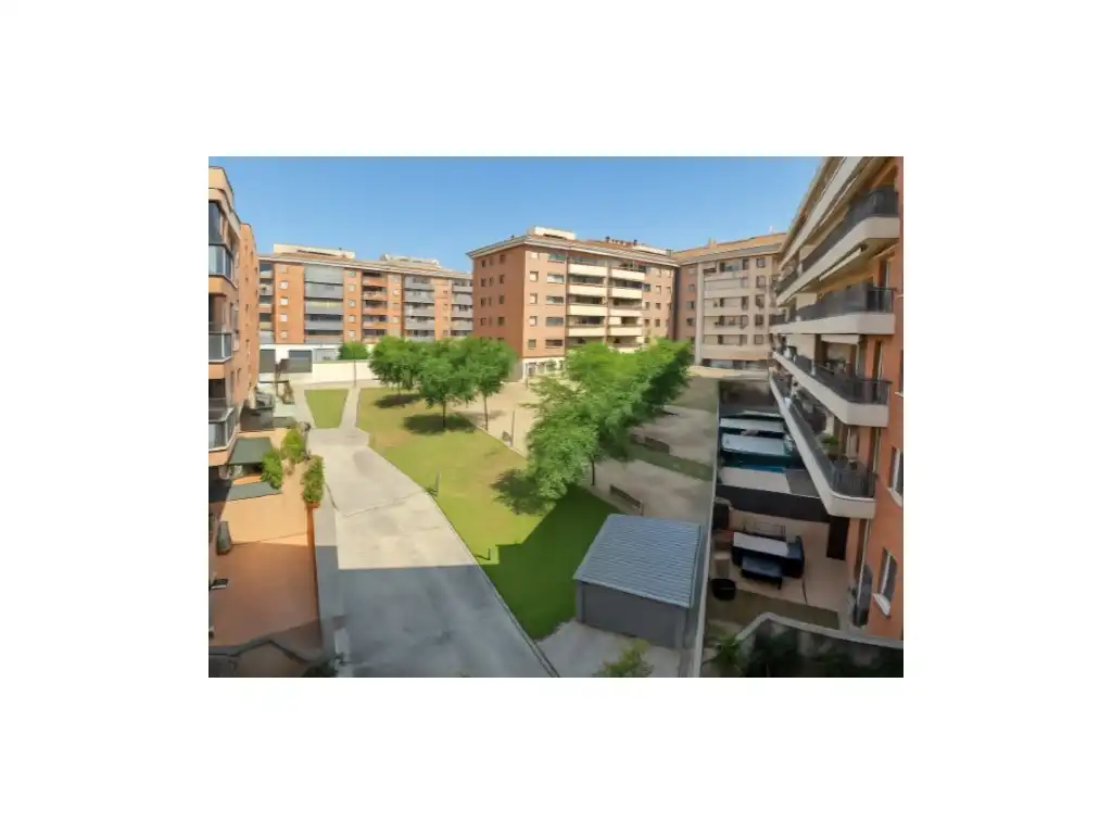 Vista exterior de Dúplex en venda en Vilafranca del Penedès amb Calefacció i Forn