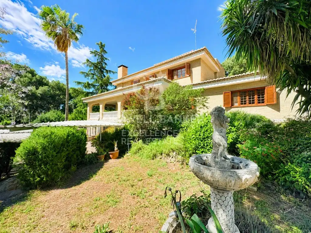 Vista exterior de Casa o xalet en venda en Torrent amb Aire condicionat, Calefacció i Jardí privat