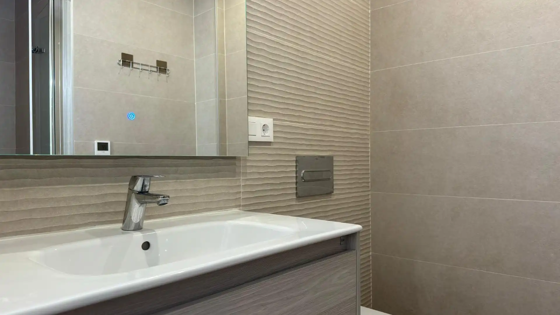 Badezimmer von Dachboden zum Verkauf in Finestrat mit Klimaanlage, Terrasse und Gemeinschaftspool