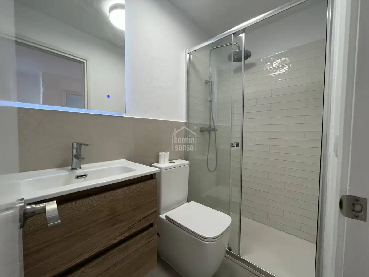 Baño de Apartamento en venta en Sant Lluís con Terraza