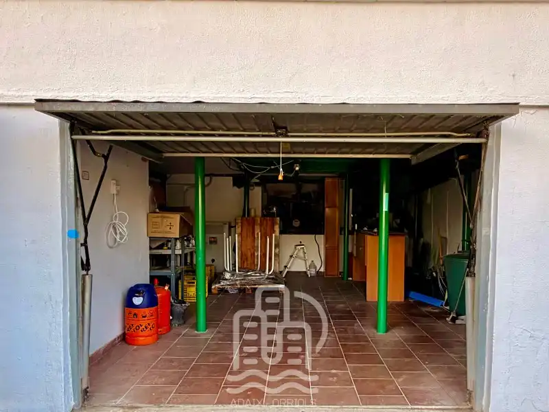 Local en traspaso en Calle la Nucia, -1, Urbanizaciones