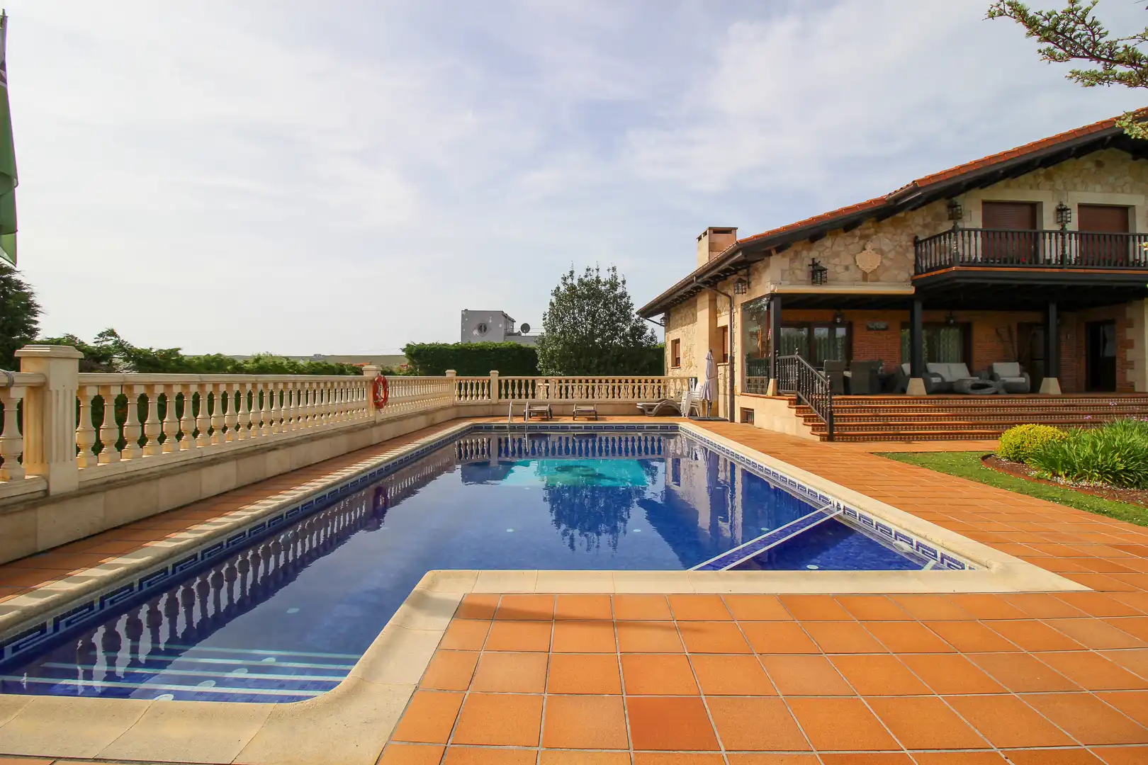Piscina de Casa o chalet en venta en Santa Cruz de Bezana con Calefacción, Jardín privado y Terraza