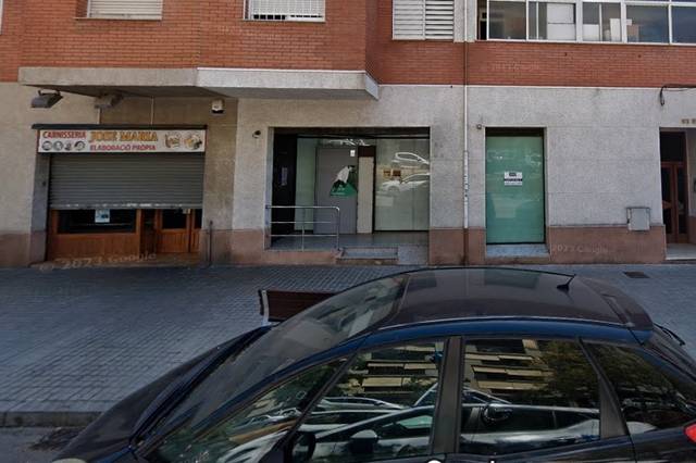 Local comercial en Alquiler en Ronda Roca Blanca en Cerdanyola Nord