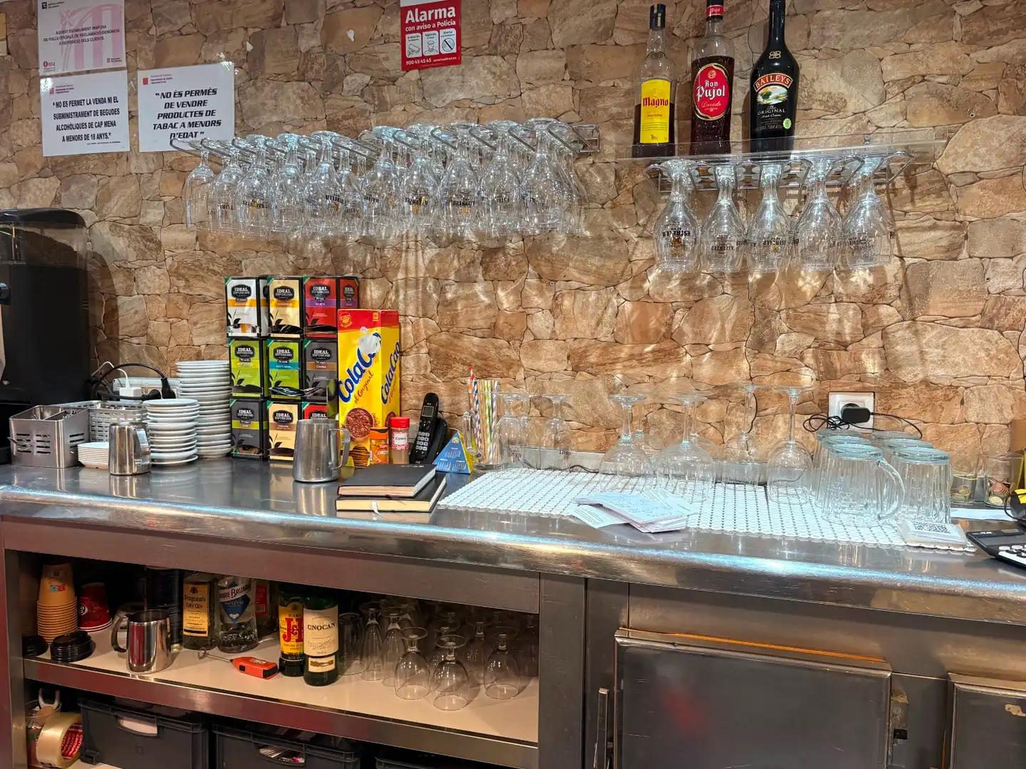 Local en traspaso en Sant Just Desvern con Aire acondicionado, Calefacción y Terraza