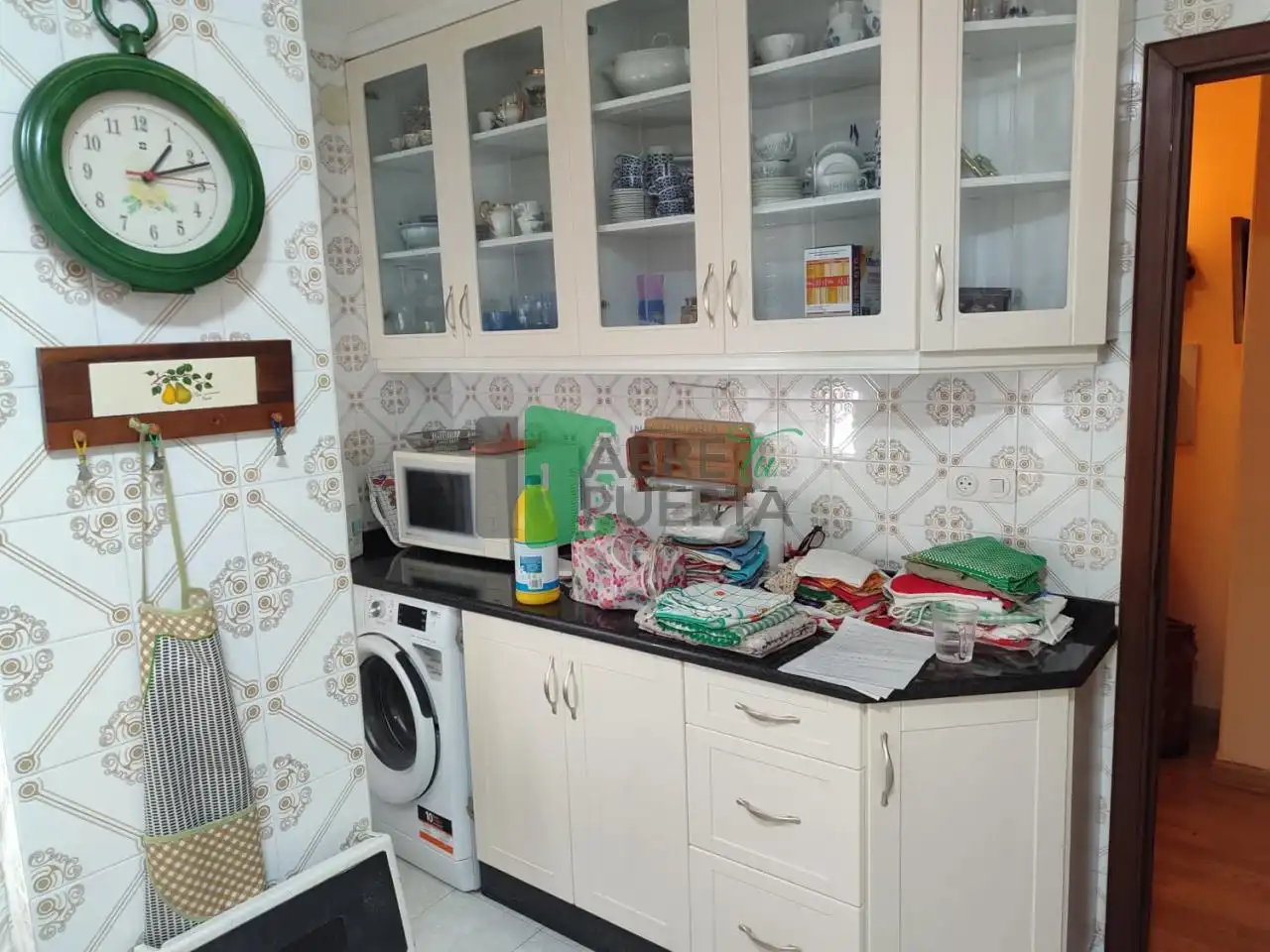 Kitchen of Flat for sale in Ourense Capital   with Heating, Parquet flooring and Storage room