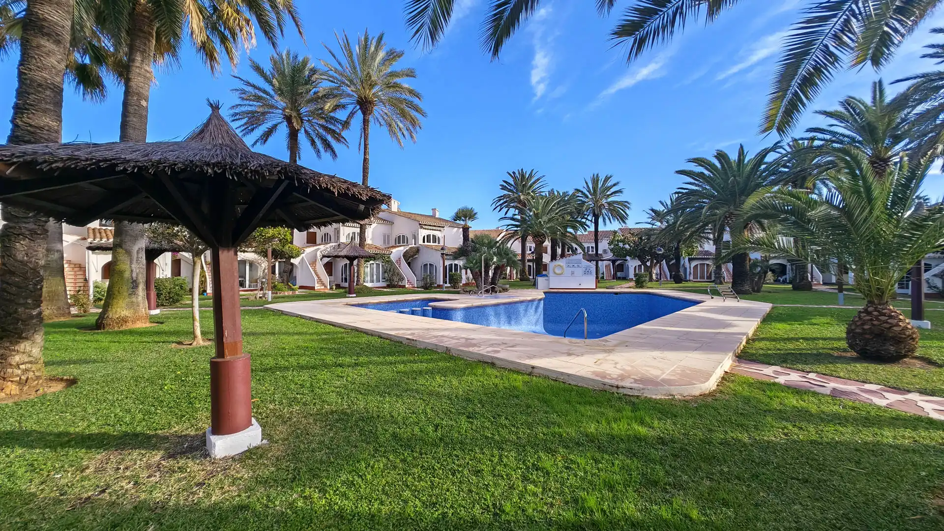 Jardín de Casa adosada en venta en Dénia con Aire acondicionado, Terraza y Trastero