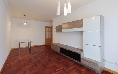 Living room of Flat for sale in Oviedo   with Heating, Parquet flooring and Storage room