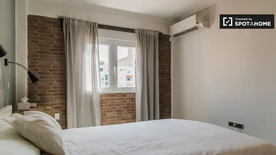 Habitación de Piso de alquiler en Valencia con Aire acondicionado, Calefacción y Amueblado