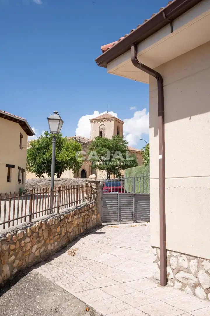 Exterior view of Houses for sale in Cerezo de Arriba  with Heating