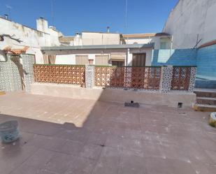 Vista exterior de Casa o xalet en venda en La Roda amb Terrassa i Piscina