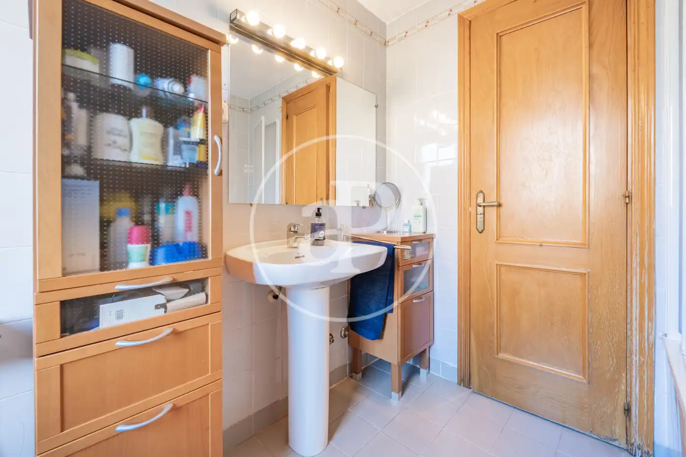 Bathroom of Flat for sale in Madrid  with Heating, Terrace and Storage room