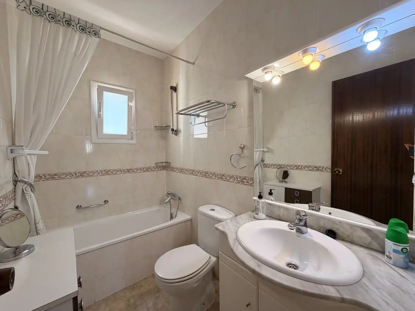 Baño de Ático para compartir en Rubí con Aire acondicionado, Calefacción y Terraza