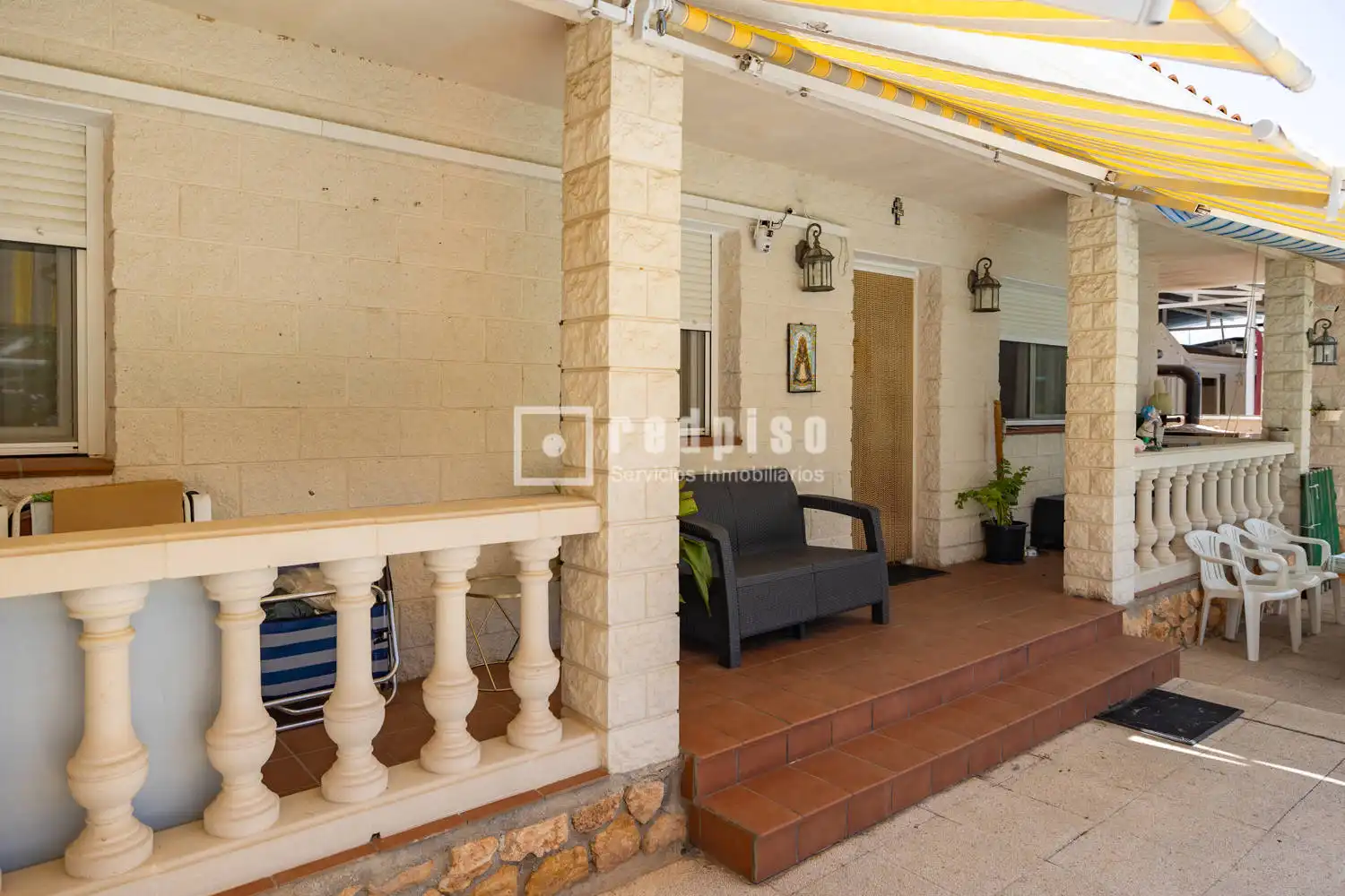 Vista exterior de Casa o xalet en venda en Aldea del Fresno amb Aire condicionat, Calefacció i Terrassa