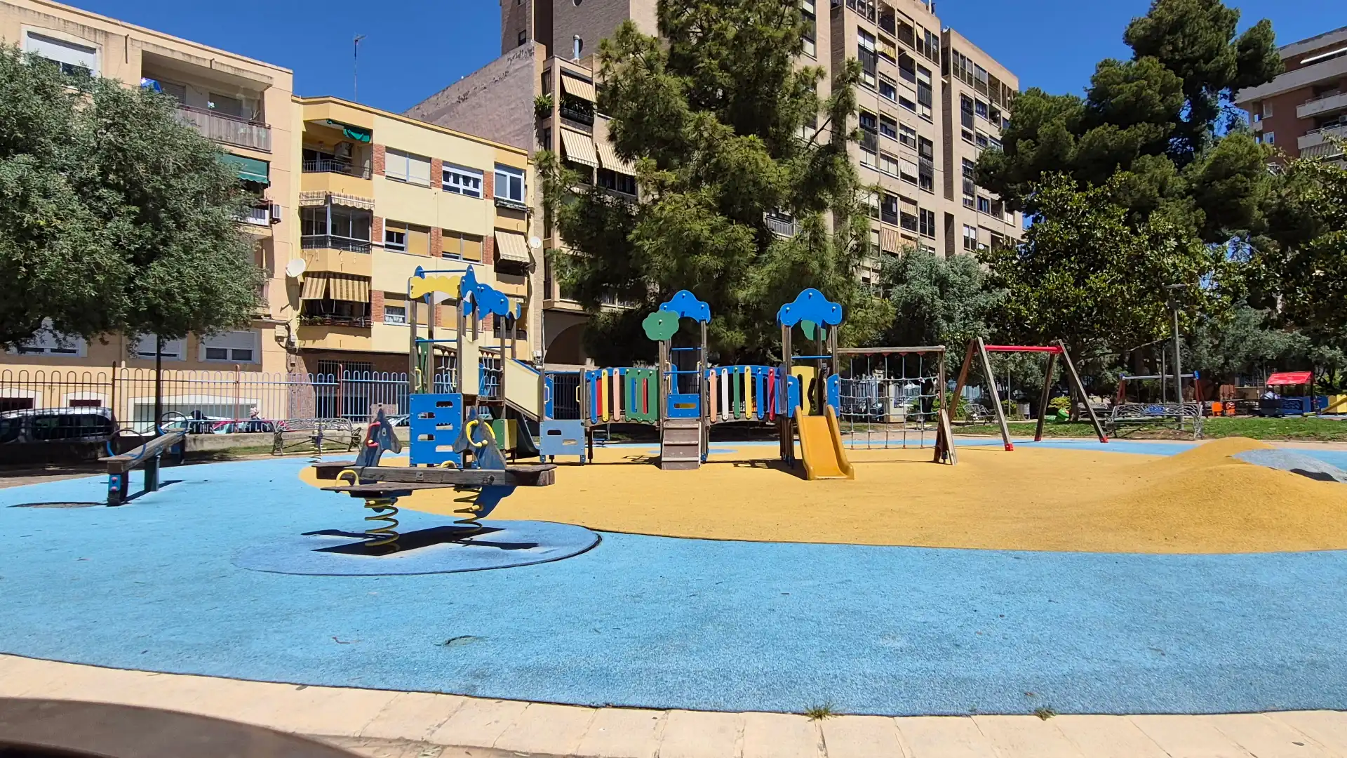Vista exterior de Piso en venta en Elda con Terraza y Balcón