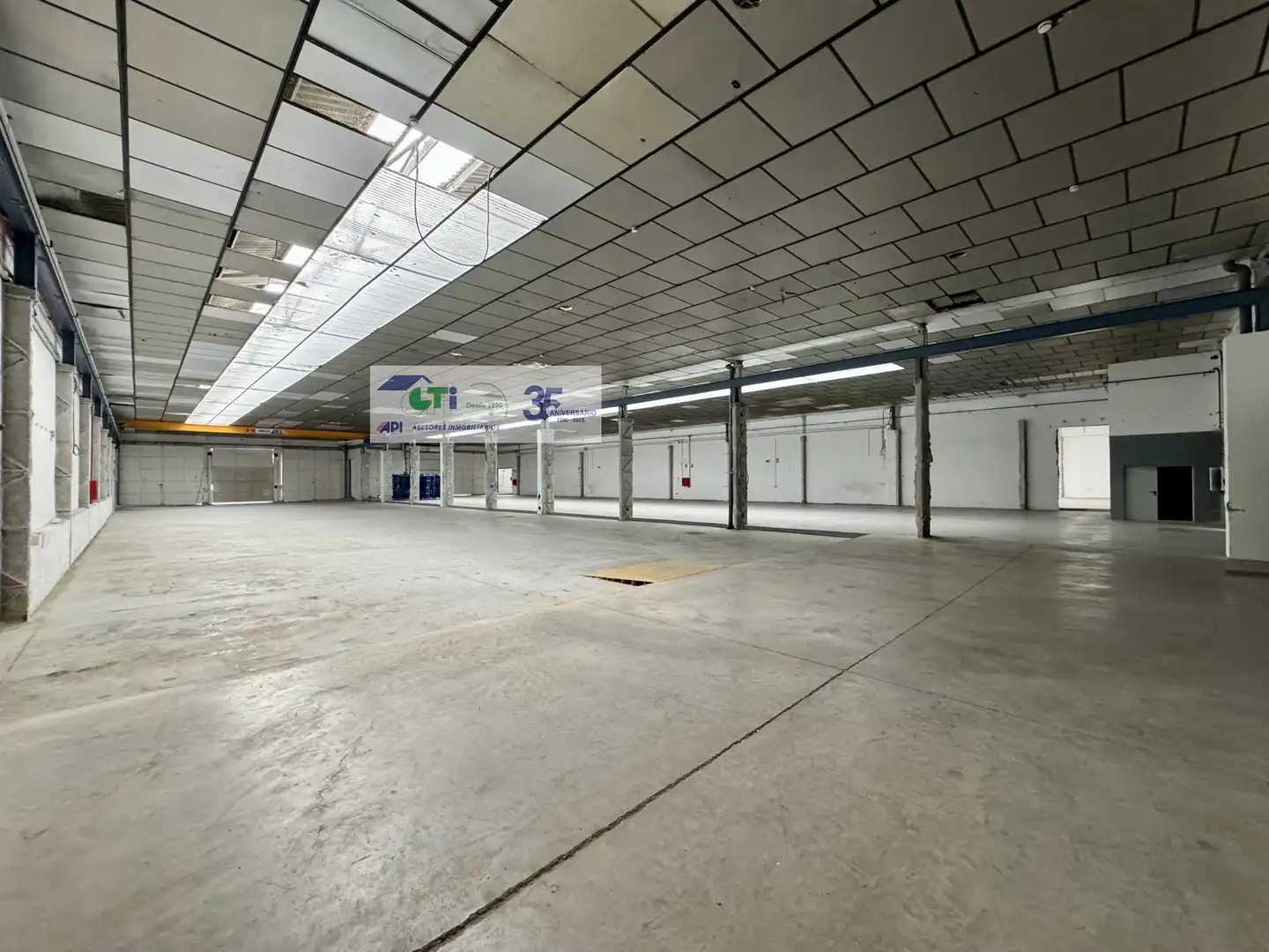 Nau industrial de lloguer en Zaragoza